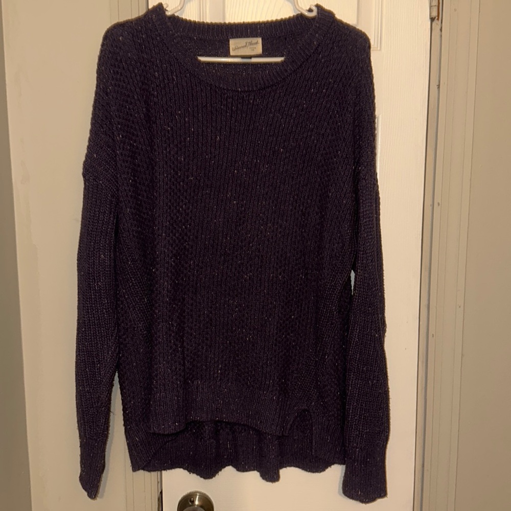 Purple size large, universal thread’s sweater